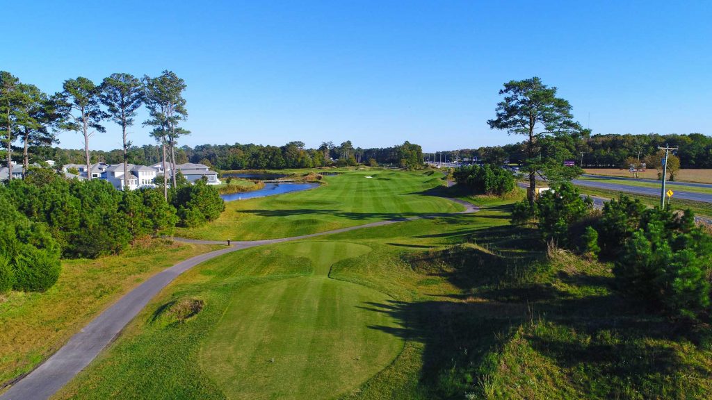 Golf course next to the highway